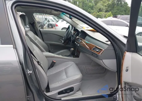 2007 BMW 525I из США, поврежденный, VIN WBANE53517CW65443